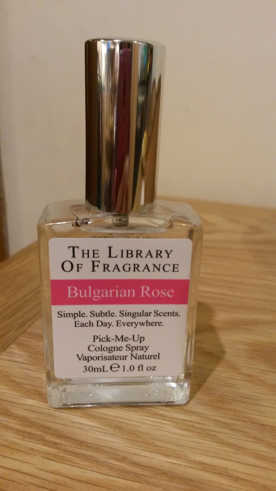 the library of fragrance review