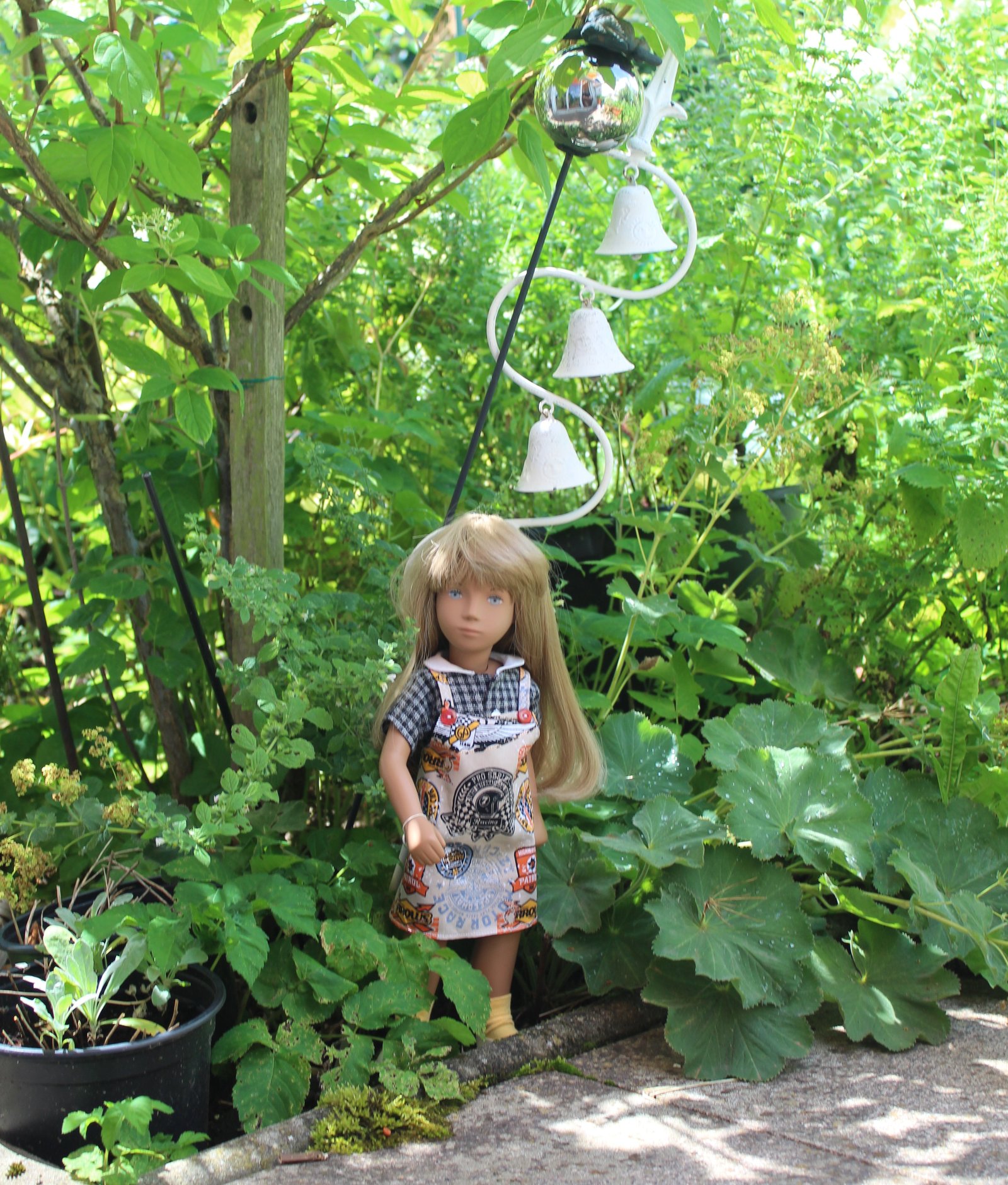 Never Uschi dogNdoll Omas Garten / Granny‘s garden