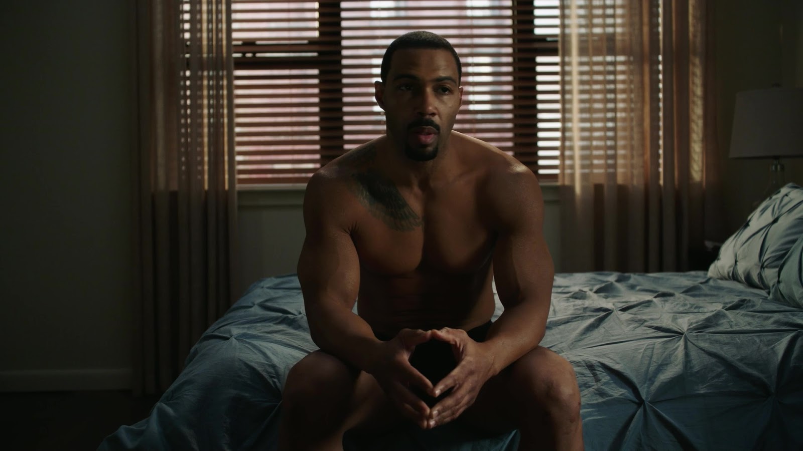 Omari Hardwick shirtless in Power 3-04 "Don't Worry, Baby.