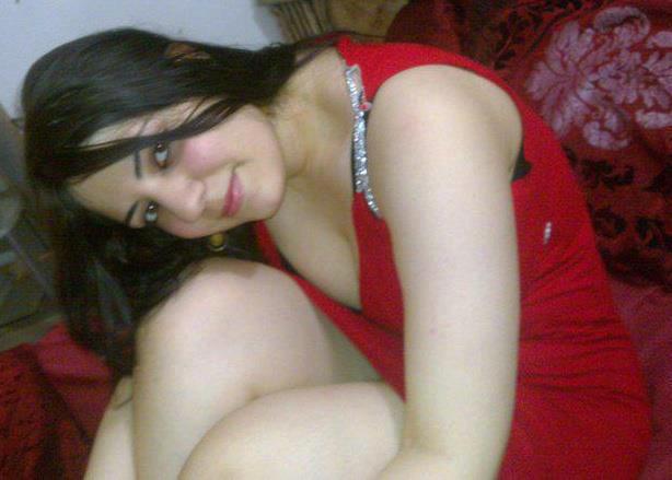 Of girl dared to give blowjob Cute hottie nude college girls