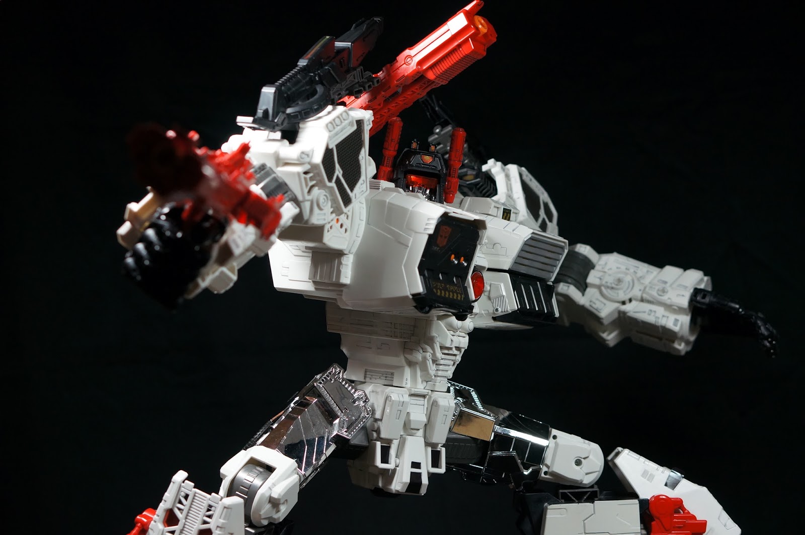 Gary Charm 魔術師的玩具 Blog : Generations IDW Titan class Metroplex (HKACG ...