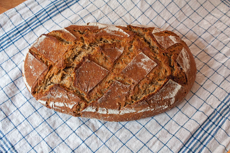 Buttermilch-Brot (Weizen 57 %, Roggen 43 %)