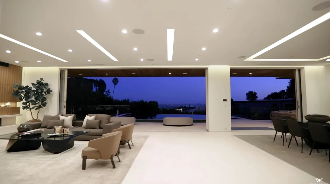 81 Photos vs. Tour 1401 Londonderry Pl, Los Angeles, CA Ultra Luxury Mansion Interior Design