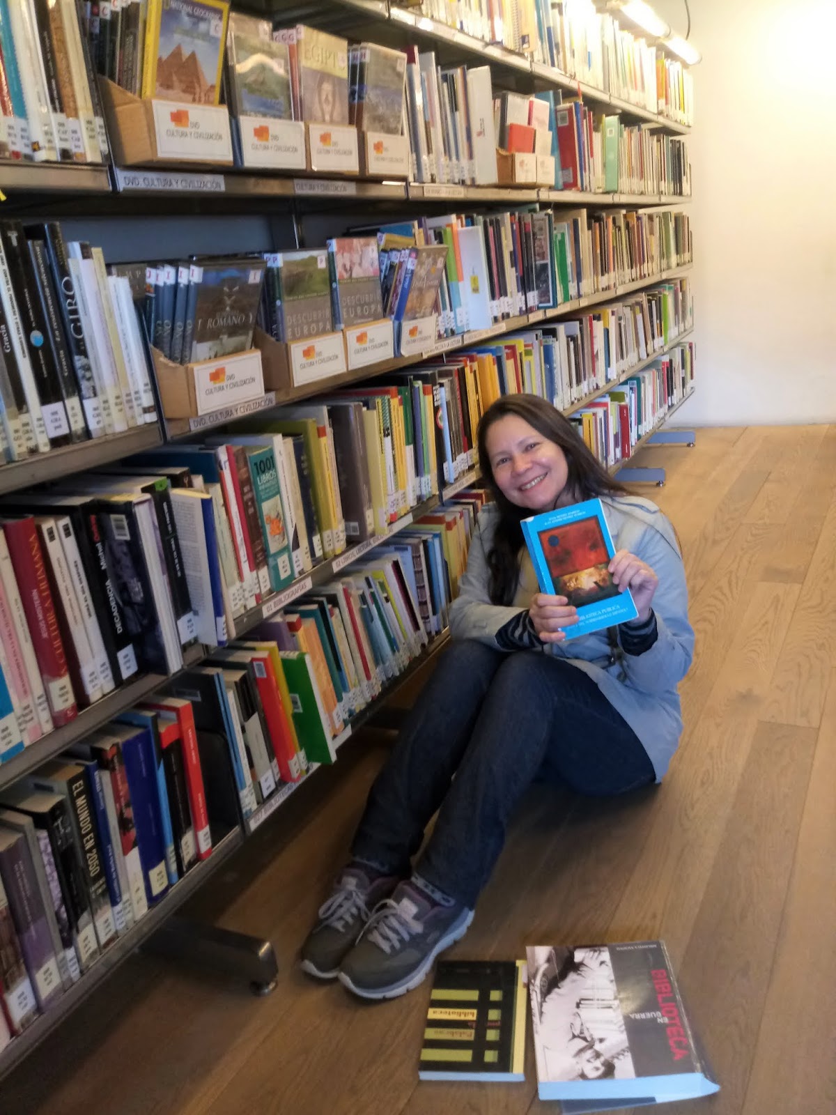 LIBRARY SHELFIE DAY PARTICIPE