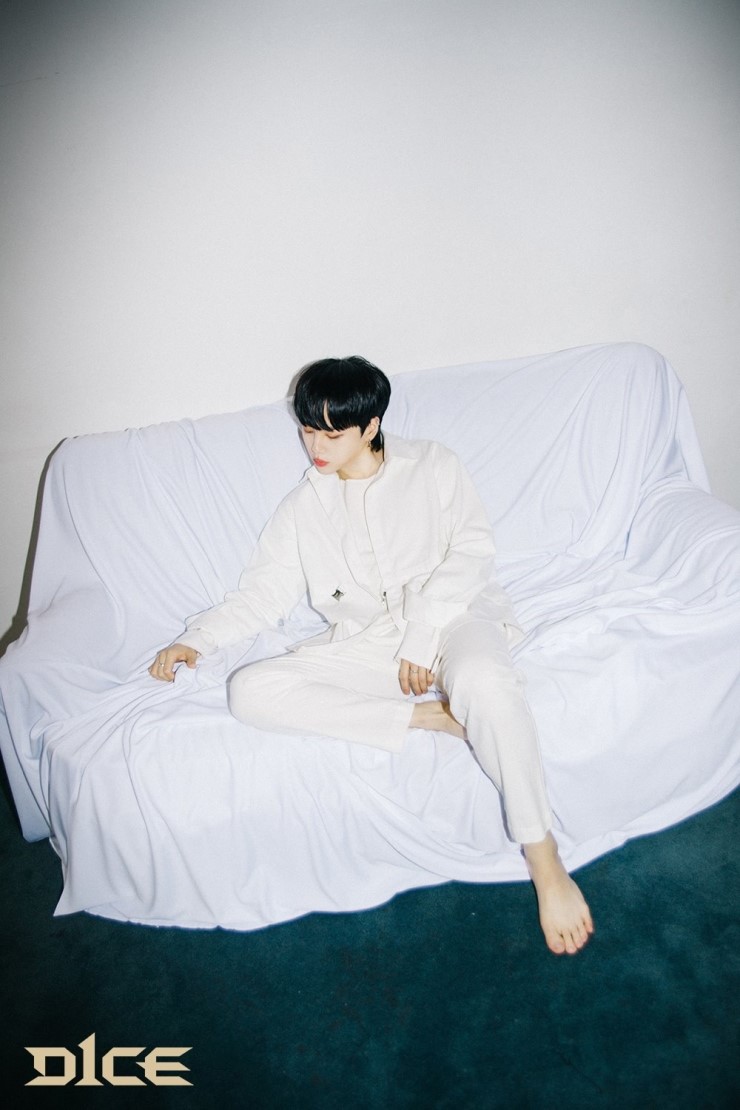 우진영 박우담 그룹 개인별 컨셉포토 모음 + 주말 홍대 사진 | 인스티즈