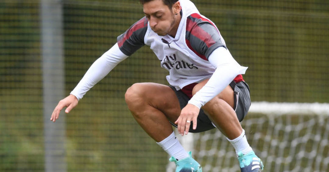 Özil Shows Off Unreleased Adidas Ace Purecontrol Ocean Storm Boots - Footy Headlines
