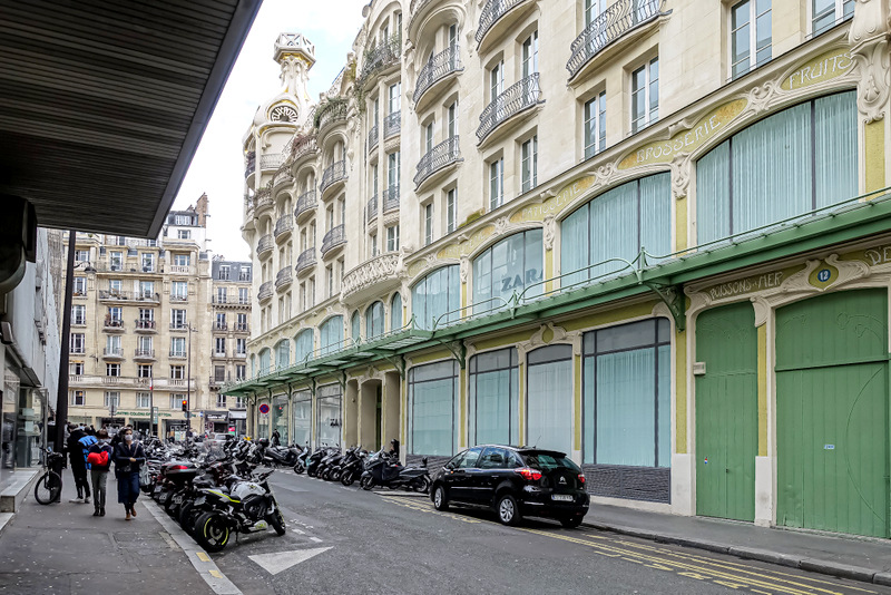 Photo à Paris 6e Arrondissement (75006) Rue de rennes Paris 6e Arrondissement, 31281