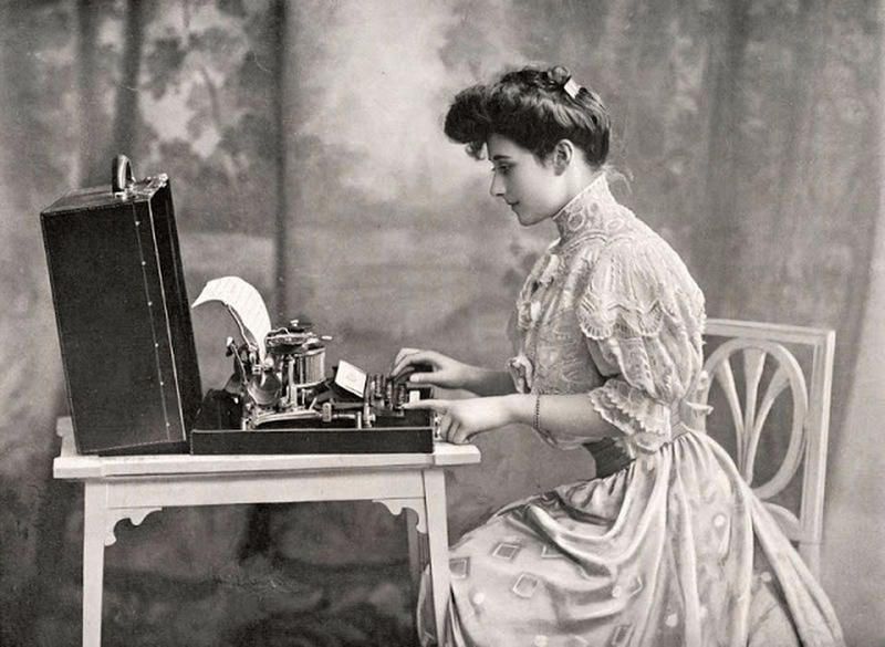 Before Computer Vintage Photos Of People From The Past With Their Typewriters Vintage News Daily