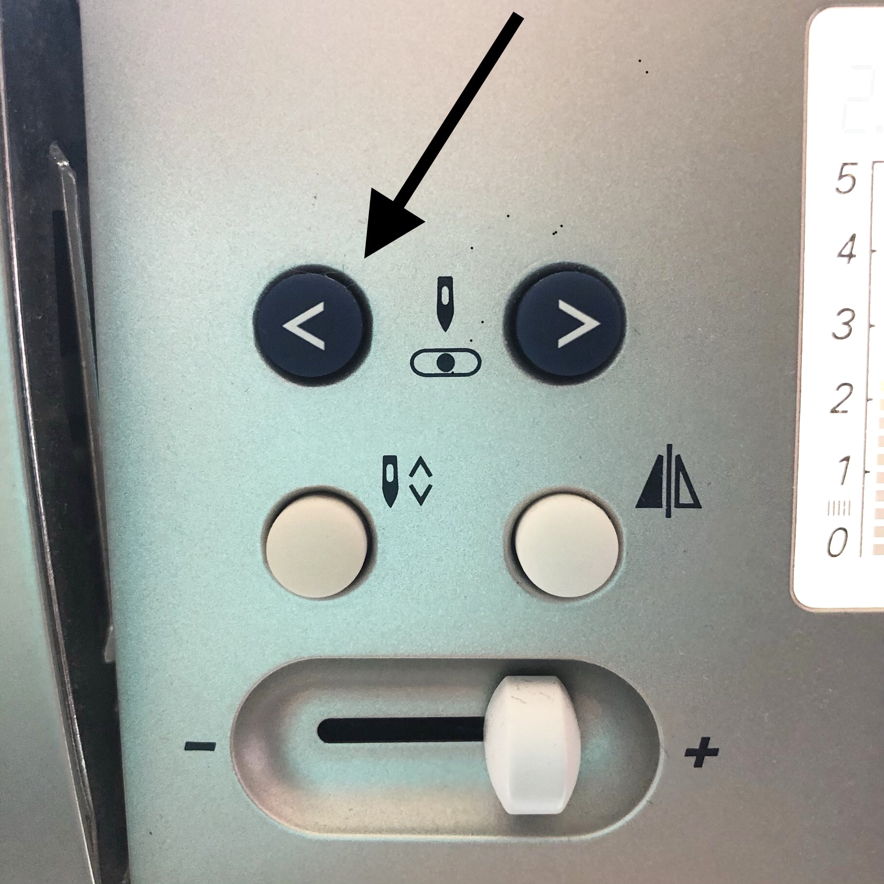 Miss Andrea Quilts Tutorial Pillow with Lapped Zipper Closure and Machine Binding