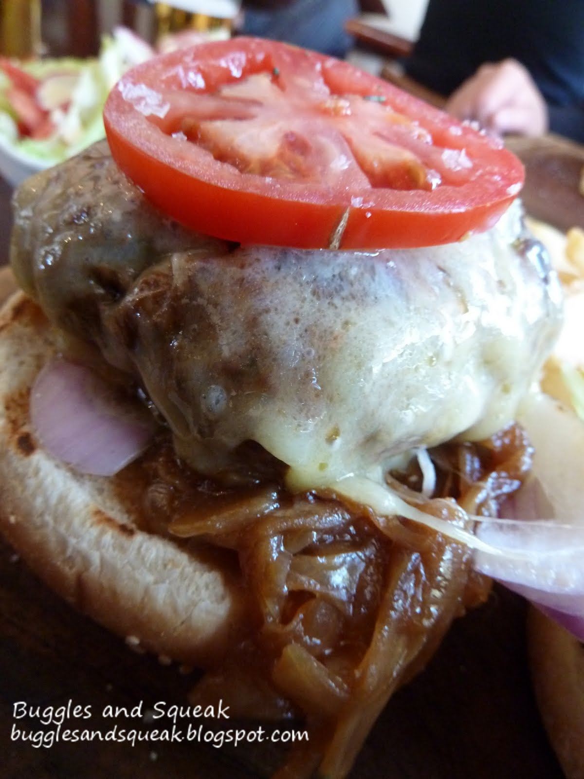 Buggles and Squeak reviews for breakfast, lunch and dinner. Review Four in Hand (Bar)