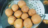 Drained gulab jamun to remove any excess oil