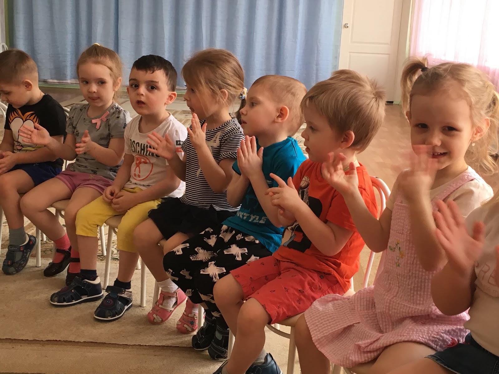 Дети в саду. Музыкальные занятия 4 5 лет. Дети дошкольники. Старшая группа. Музыкальное занятие в садике.