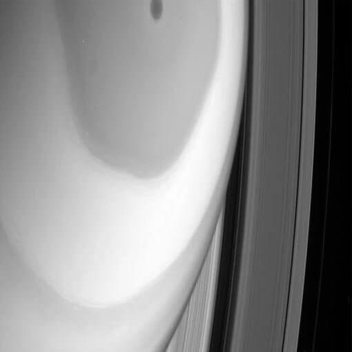 Here Are The First Stunning Pictures Sent From Cassini's First Dive Through Saturn's Rings