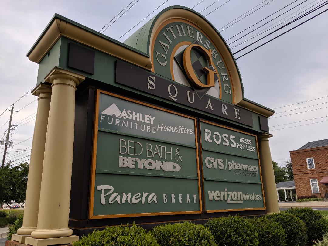 Sam Eig Sugarland Factory opening at Gaithersburg Square