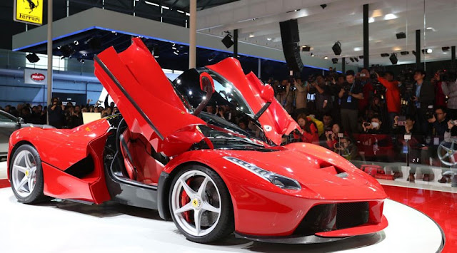 Gambar Mobil Sport Ferrari Enzo 12