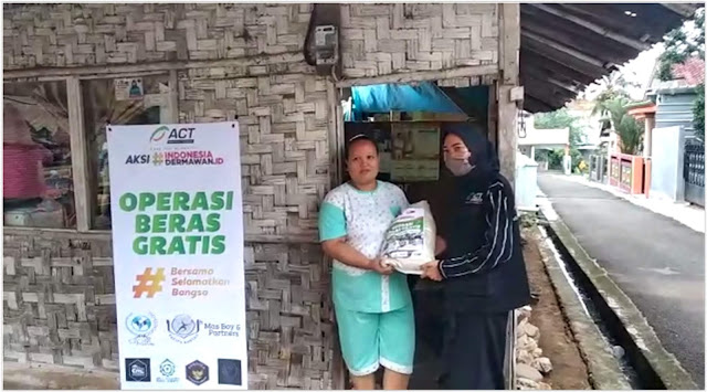 act ACT Lampung Gelar Dapur Bersama, Membagikan Sembako Kepada Warga Kurang Mampu
