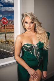 Texas alexis tall how is Alexis Texas