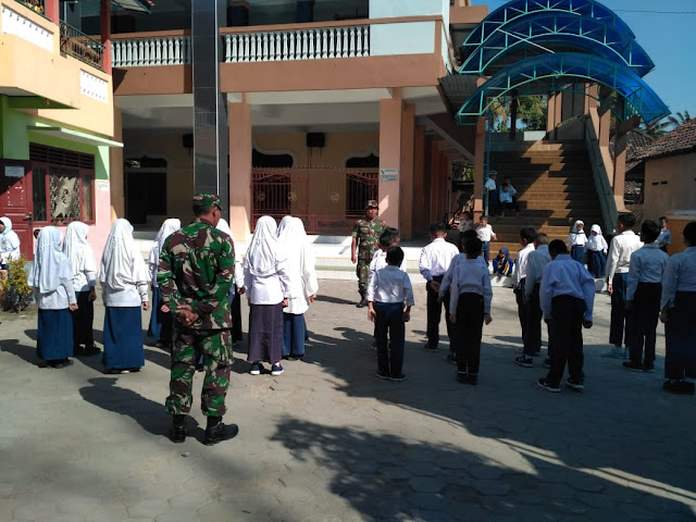 SD Muhammdiyah Jimbung Terima PBB Dari Satgas TMMD Reg 105