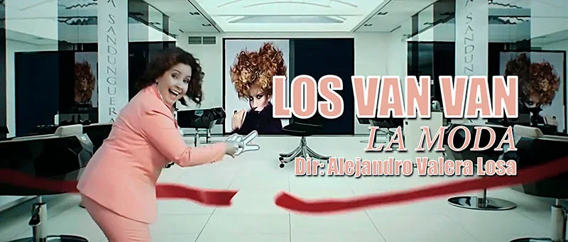 Los Van Van - ¨La Moda¨ - Videoclip - Dirección: Alejandro Valera Losa. Portal Del Vídeo Clip Cubano