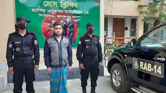 জামালপুরে র‌্যাব-১৪’র অভিযানে রাজিবপুরে ইয়াবাসহ মাদক ব্যবসায়ী আটক