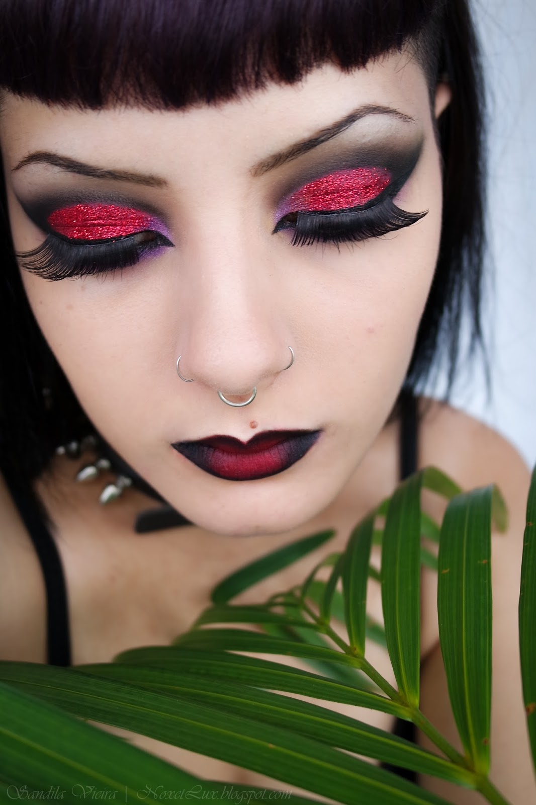 Nox et Lux Maquiagem Vamp com Glitter Vermelho