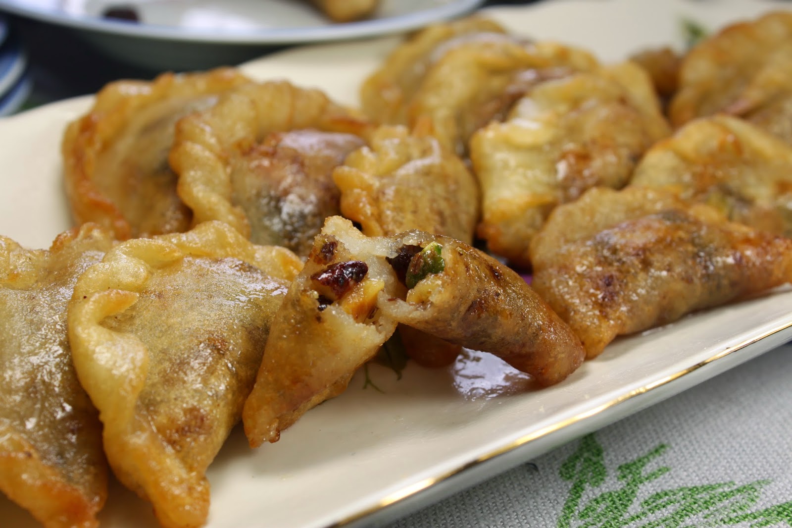 Sweet stuffed pancakes قطايف Kataif / Qatayef