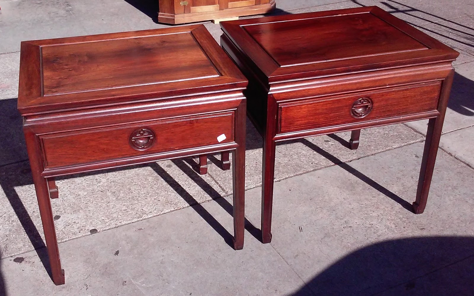 UHURU FURNITURE & COLLECTIBLES SOLD 1975 2' Wide Chow Style Asian End