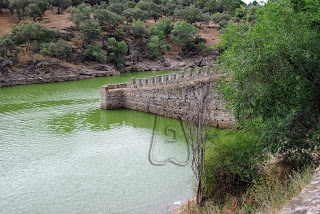 Imagen 1: Coracha, sobre el río Lozoya, del recinto fortificado de Buitrago del Lozoya (Madrid)