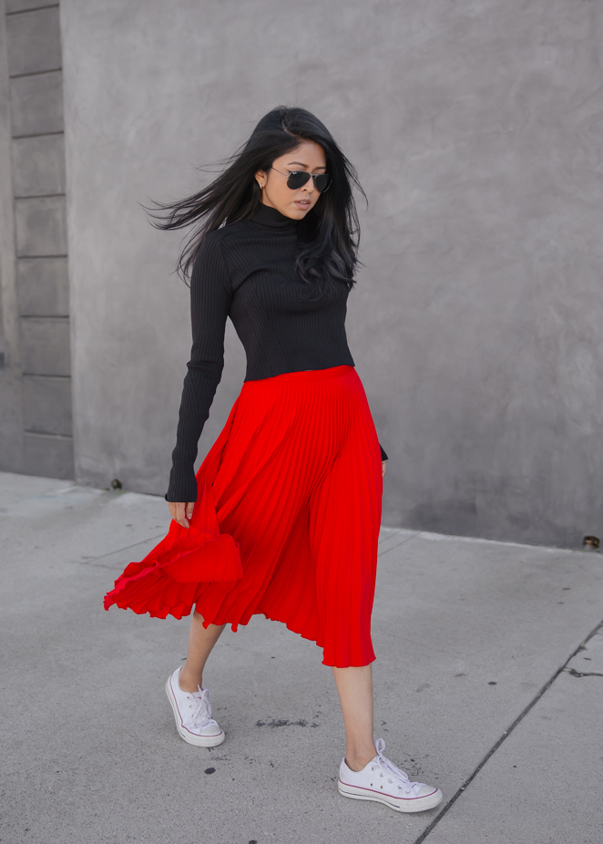 pleated skirt with converse