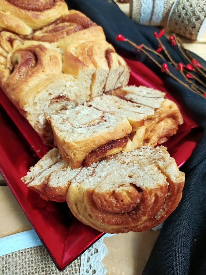 Pan de canela. Cinnamon swirl bread. Masa, relleno, brioche, desayuno, merienda, postre. Horno. Roll. Cuca