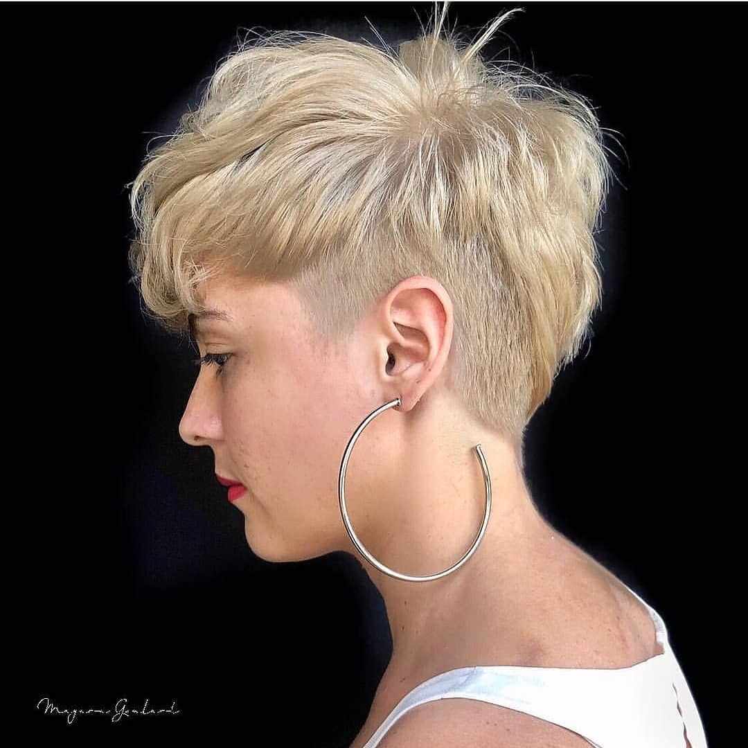 short hairstyles for women 2023
