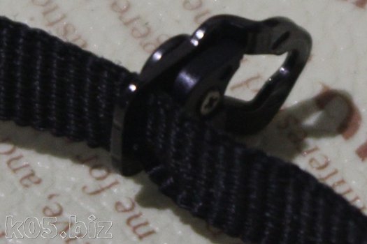eosm-strap02.jpg