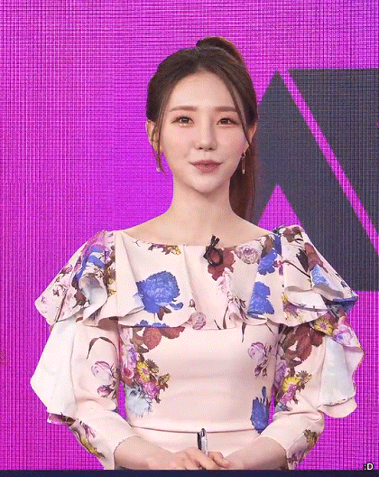 꽃무늬 원피스+포니테일 이정현 아나운서 - 꾸르