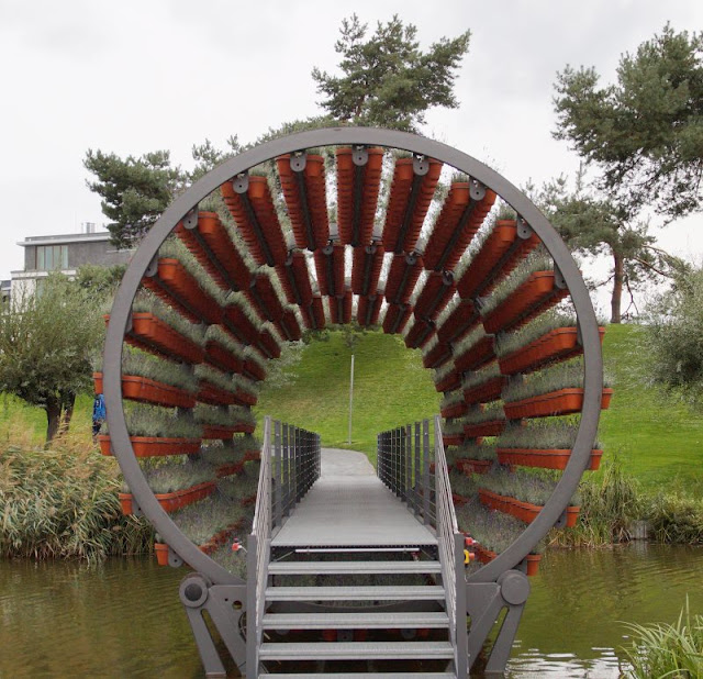 Mit den Tüftelmäusen unterwegs: Ein phaenomenales Familien-Wochenende in Wolfsburg. Der Dufttunnel von Olafur Eliasson in der Autostadt.