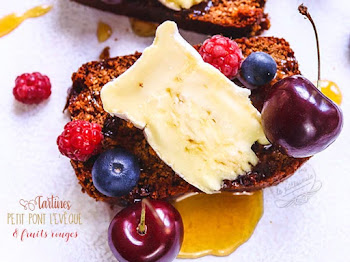 Tartine de Pont L'Evêque aux fruits rouges