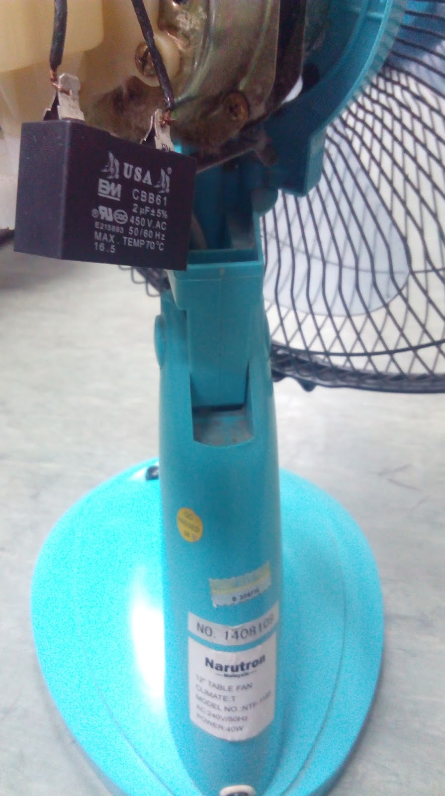 Sejuk, Segar & Nyaman... Perhatian ketika menukar kapasitor kipas meja..