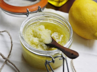 استخدام الليمون مع حبيبات السكر من أفضل طرق إزالة الشعر نهائيا بمواد طبيعية