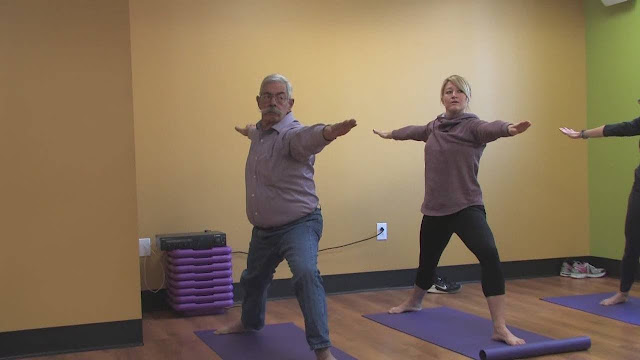 Yoga tác động như thế nào với người bệnh ung thư ? Yoga tác động như thế nào với người bệnh ung thư ?