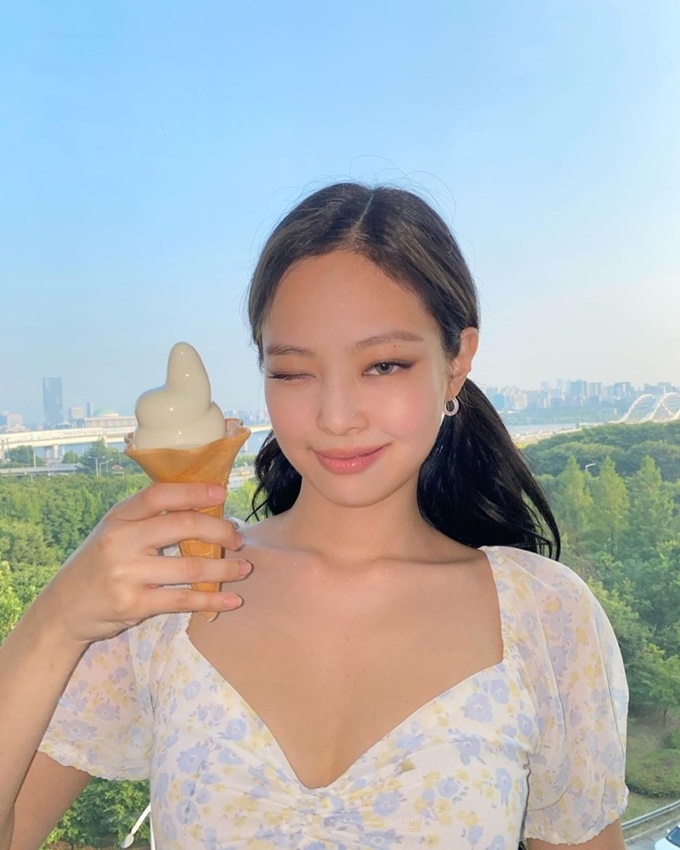 이 이미지는 대체 속성이 비어있습니다. 그 파일 이름은 style_5f15475f2815c-960x1200.jpg입니다