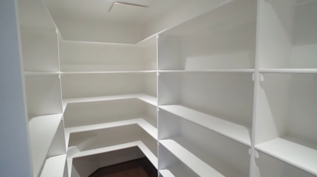 41 Interior Design Photos vs. 720 Indiana Ave, Venice, CA Luxury Home Tour