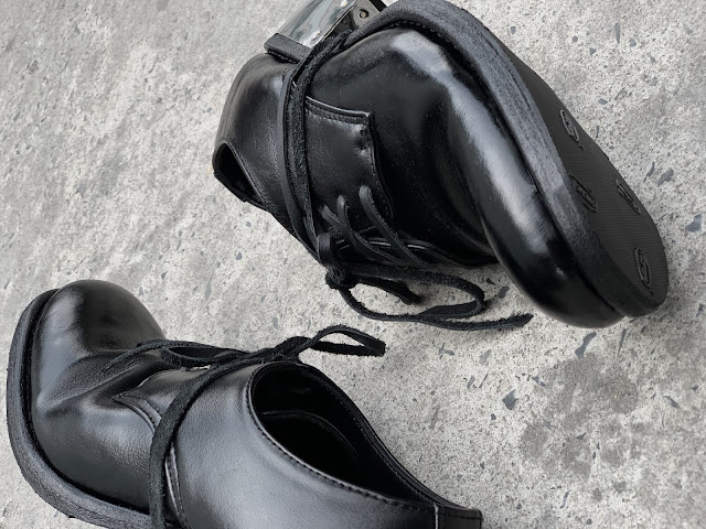 Derby Walker 301BI - Walker 301 with iron heels in Black