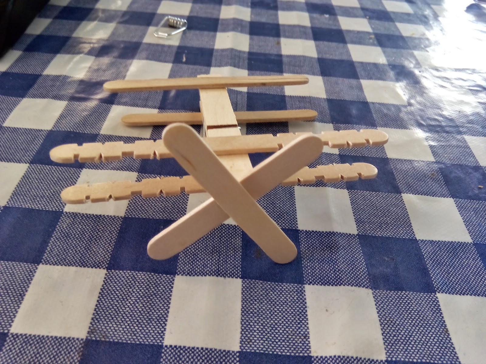 Amasandopatrones: AVIONES DE MADERA.