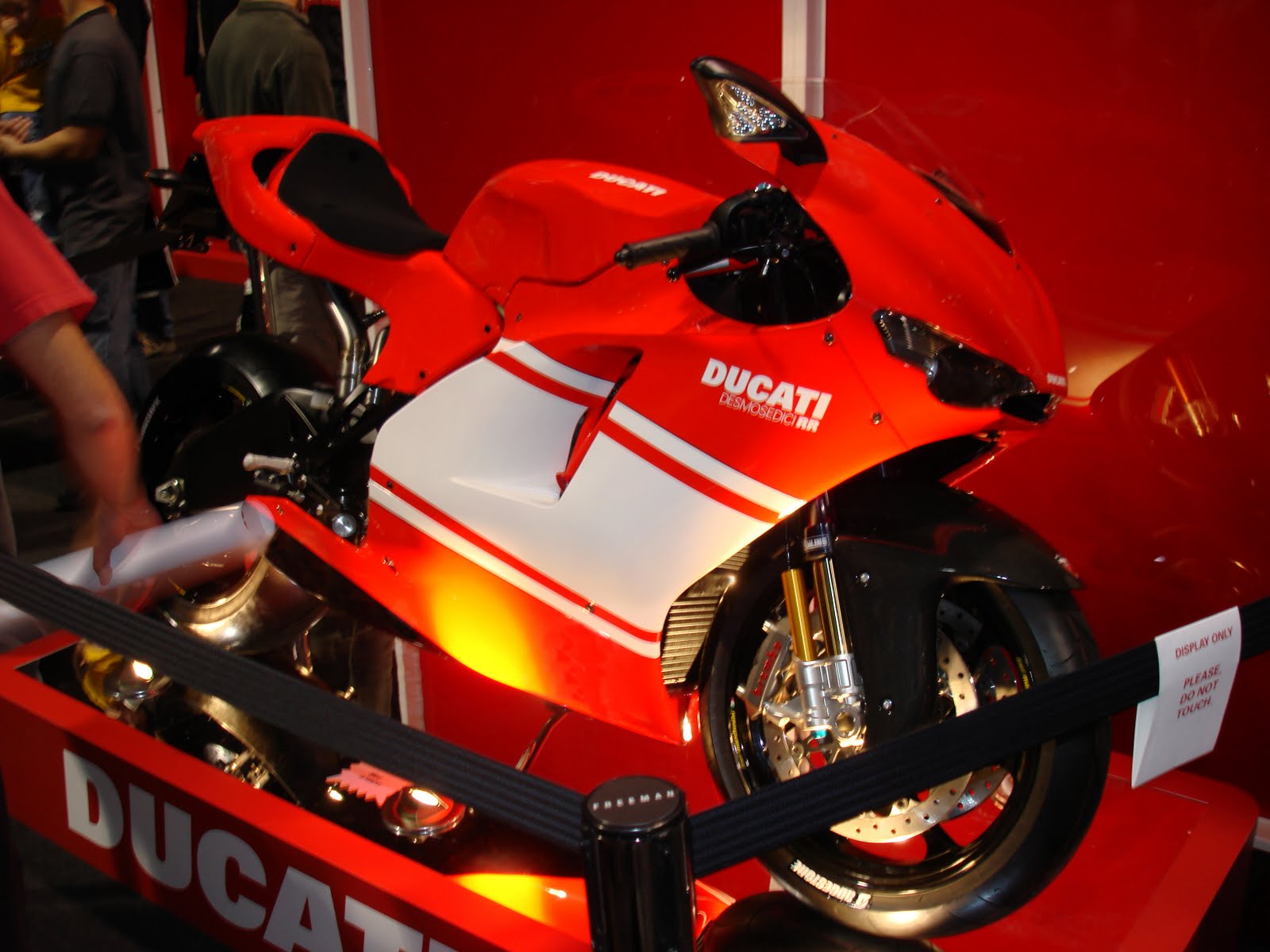 ducati desmosedici rr