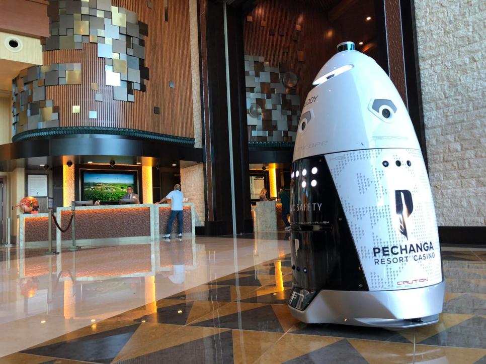 9 Hotels That Have Robot Employees. How Fast The World Has Progressed...