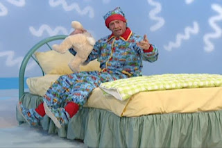 Mr. Noodle is trying to sleep. Sesame Street Elmo's World Sleep The Noodle Family
