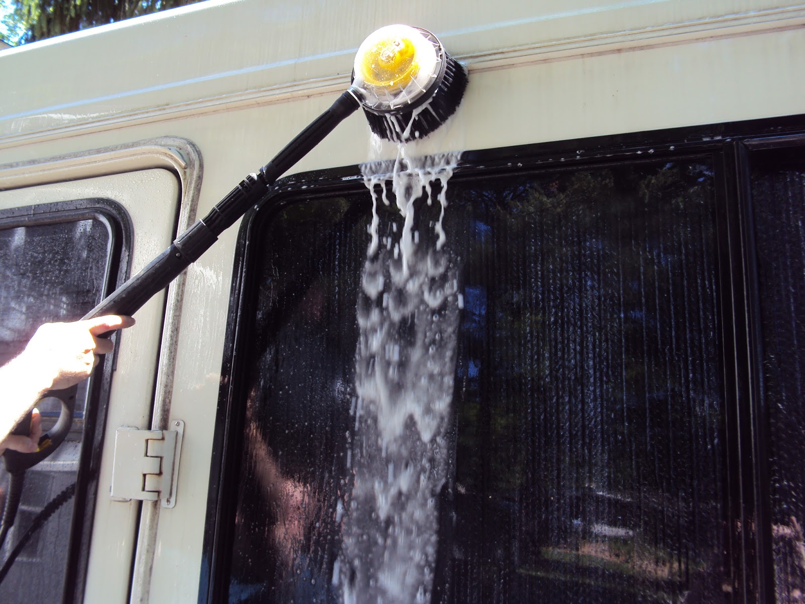 WanderMan: Spinning Brush - Gotta Clean Up!