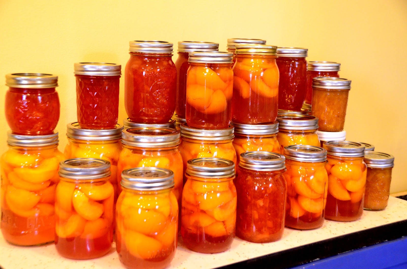 The Adventures of Six Hobbits Peaches!