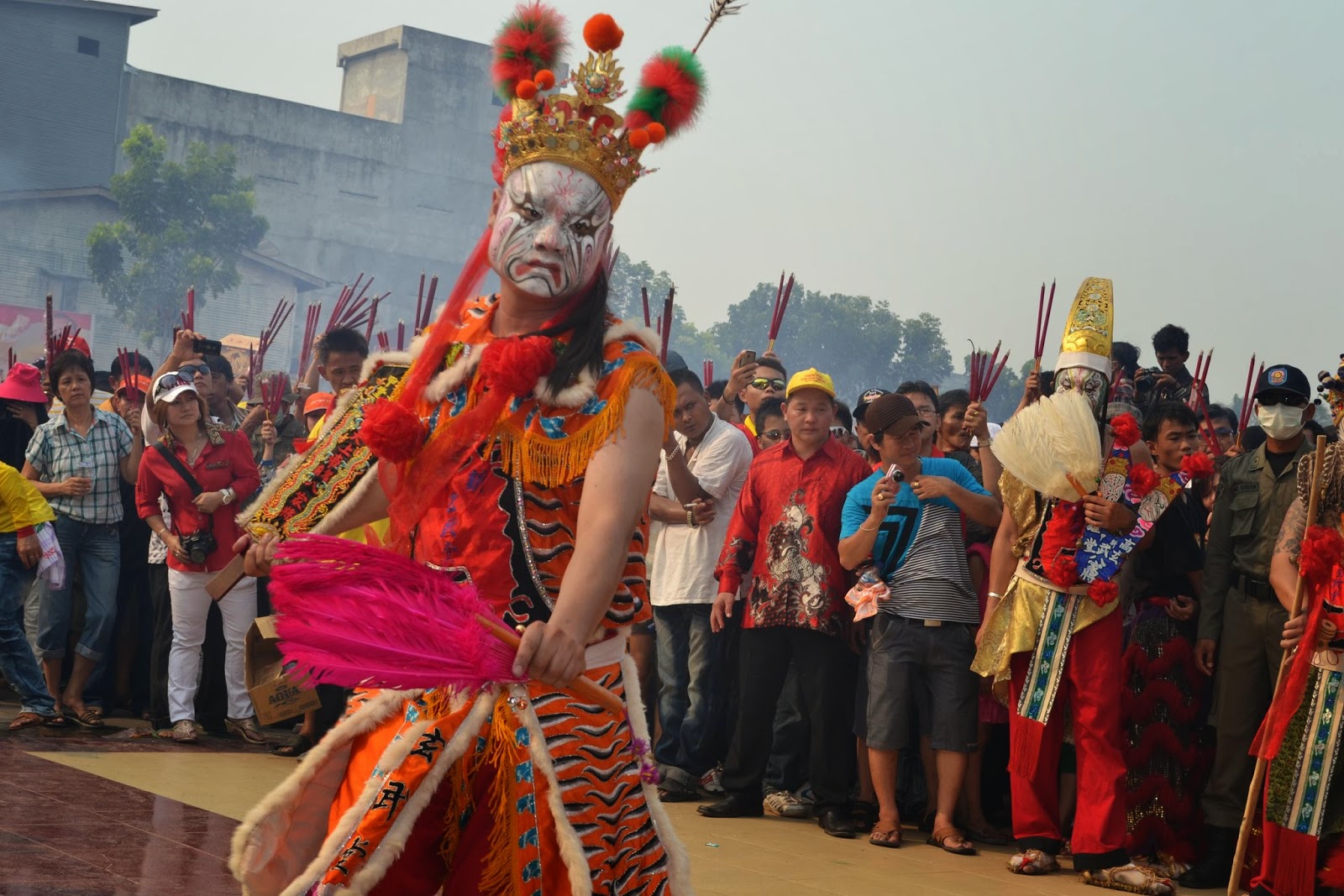 Sambal Belacan: RITUAL BAKAR TONGKANG BERLANGSUNG MERIAH
