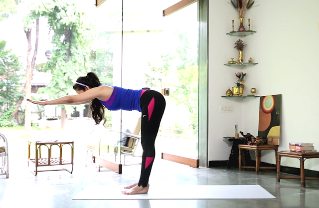 Yoga exercises to help you sleep well and help treat insomnia at home Yoga exercises to help you fall asleep: Half-bending posture helps to stretch muscles