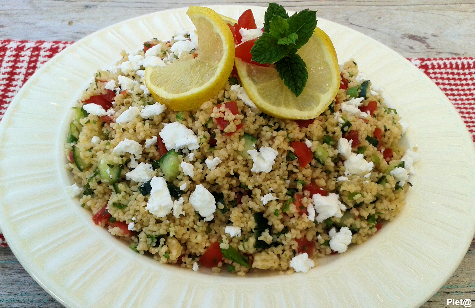 Pieta&amp;#39;s hapjes: Tabouleh van couscous met komkommer en feta